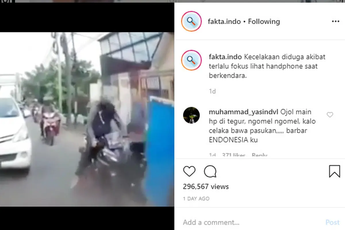 Belum lama ini sebuah video kecelakaan karena pengendara sibuk melihat ponsel dibagikan akun Instagram @fakta.indo.