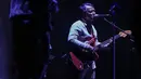 Sejumlah lagu dibawakan Efek Rumah Kaca di panggung Joyland Festival Jakarta 2024. (Liputan6.com/Angga Yuniar)