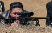 FOTO: Mirip Sniper, Ini Aksi Kim Jong-un Saat Jajal Senapan Canggih Terbaru Buatan Korea Utara