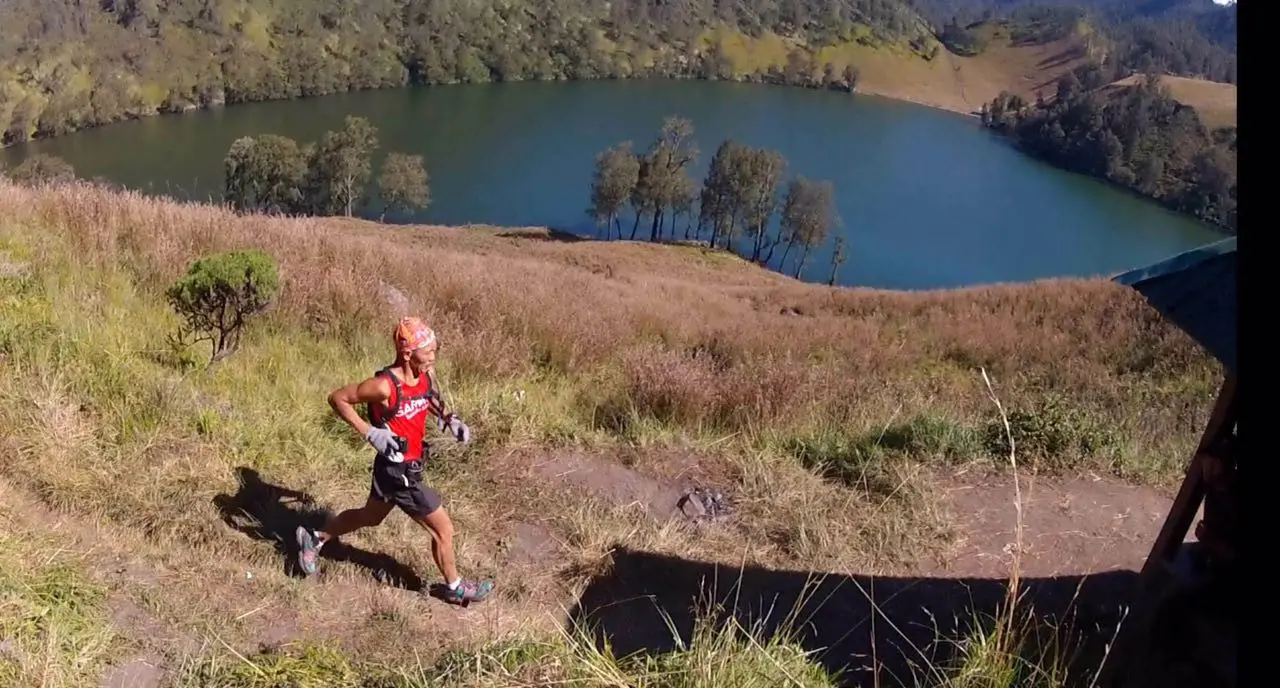 Salah satu pelari yang turut serta dalam kompetisi Bromo Tengger Semeru (BTS) Ultra 3-5 November 2017 (Dokumentasi/btsultra.com)