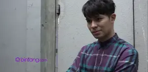 Fero Walandouw menjalani operasi plastik di bagian bibir, bukan karena ingin tampil lebih sempurna, melainkan karena ia mengalami kecelakaan.