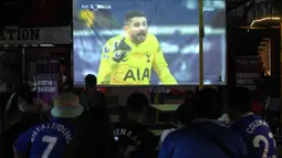 Suasana Roaring Night pertandingan Liga Inggris 2023/2024 antara Everton kontra Tottenham Hotspur yang diselenggarakan di Pitch 98 Kemang, Jakarta Selatan, Sabtu (3/2/2024) malam. (Bola.com/M Iqbal Ichsan)