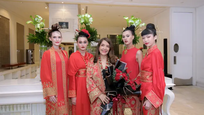 Kekayaan Budaya Peranakan di Koleksi Tahun Baru Imlek Ghea Fashion Studio
