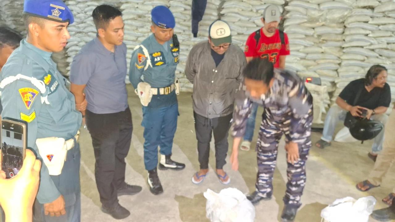 TNI AL Gagalkan Pengiriman 200 Ton Bijih Timah dan Mineral Ilegal di Bangka Belitung