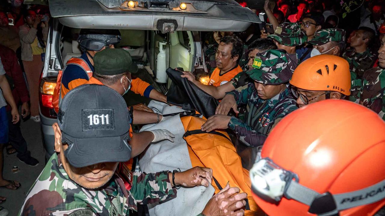 FOTO: Banjir Bali Renggut 16 Nyawa, Tim SAR Terus Cari Korban Hilang