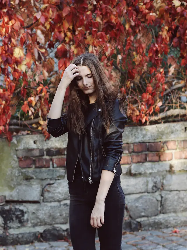 ilustrasi arti warna hitam/unsplash