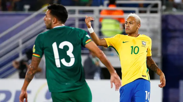 Neymar Merayakan Gol ke Gawang Bolivia