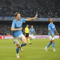 Scott McTominay dari Napoli merayakan gol pembuka di laga Serie A kontra Cagliari di Stadio Diego Armando Maradona, Naples, Italia, Jumat, 23 Mei 2025. (AP Photo/Gregorio Borgia)