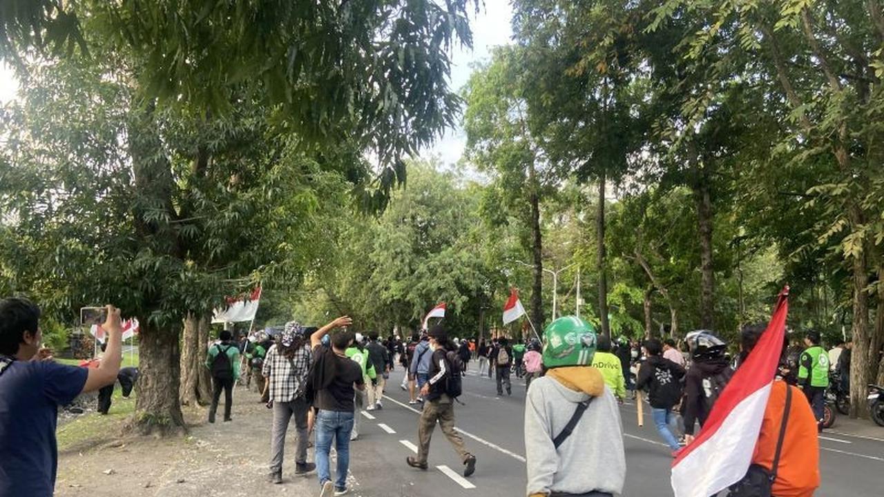 Tahukah Anda? Pengamanan DPRD Bali Diperketat Satpol PP dan TNI Buntut Aksi Demo Pindah Lokasi Mendadak