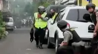 Pelaku akhirnya tewas diberondong tembakan, hingga kuatnya arus banjir di Pati, Jawa Tengah.