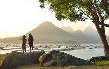 Menyusuri Keindahan Taman Batu di Samping Waduk Jatiluhur, Pemandangan Gunung dan Danaunya Bak Lukisan