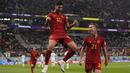 <p>Gelandang Spanyol, Marcos Asensio (kiri) melakukan berselebrasi setelah mencetak gol pembuka ke gawang Kosta Rika pada pertandingan grup E Piala Dunia 2022 Qatar di Stadion Al Thumama di Doha, Qatar, Rabu (23/11/2022). Spanyol menang atas Kosta Rika dengan skor. (AP Photo/Alessandra Tarantino)</p>