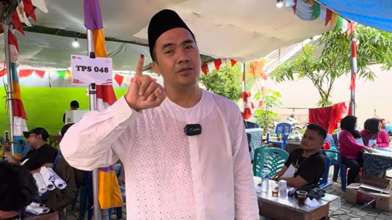 Usai Nyoblos Saipul Jamil Langsung Makan Siang di Warteg, ini Menunya Sederhana Banget