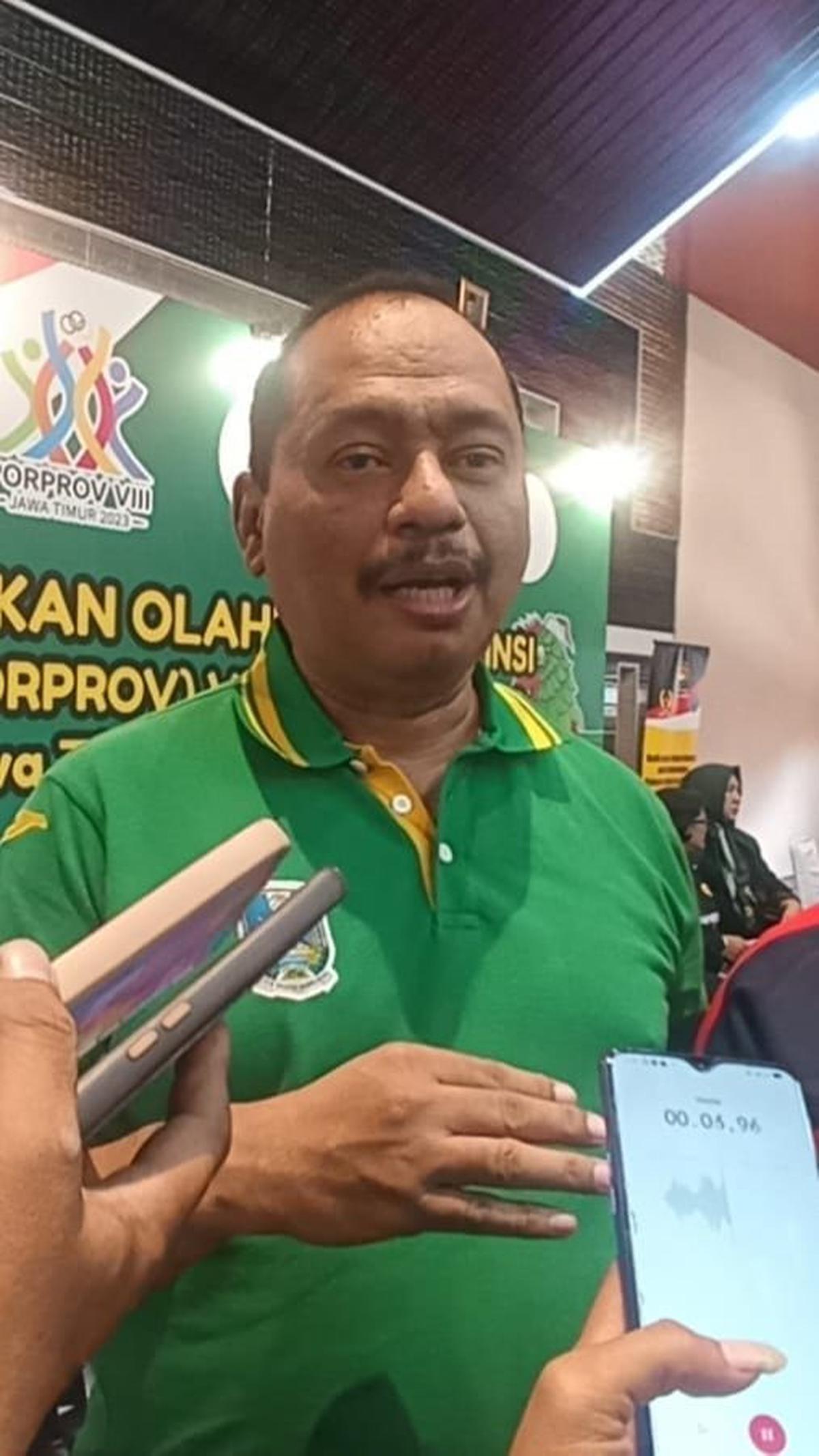 Sementara Ketua KONI Jatim M Nabil saat dikonfirmasi hanya mengaku belum menerima surat panggilan dari Kepolisian. "Belum," ujarnya singkat.