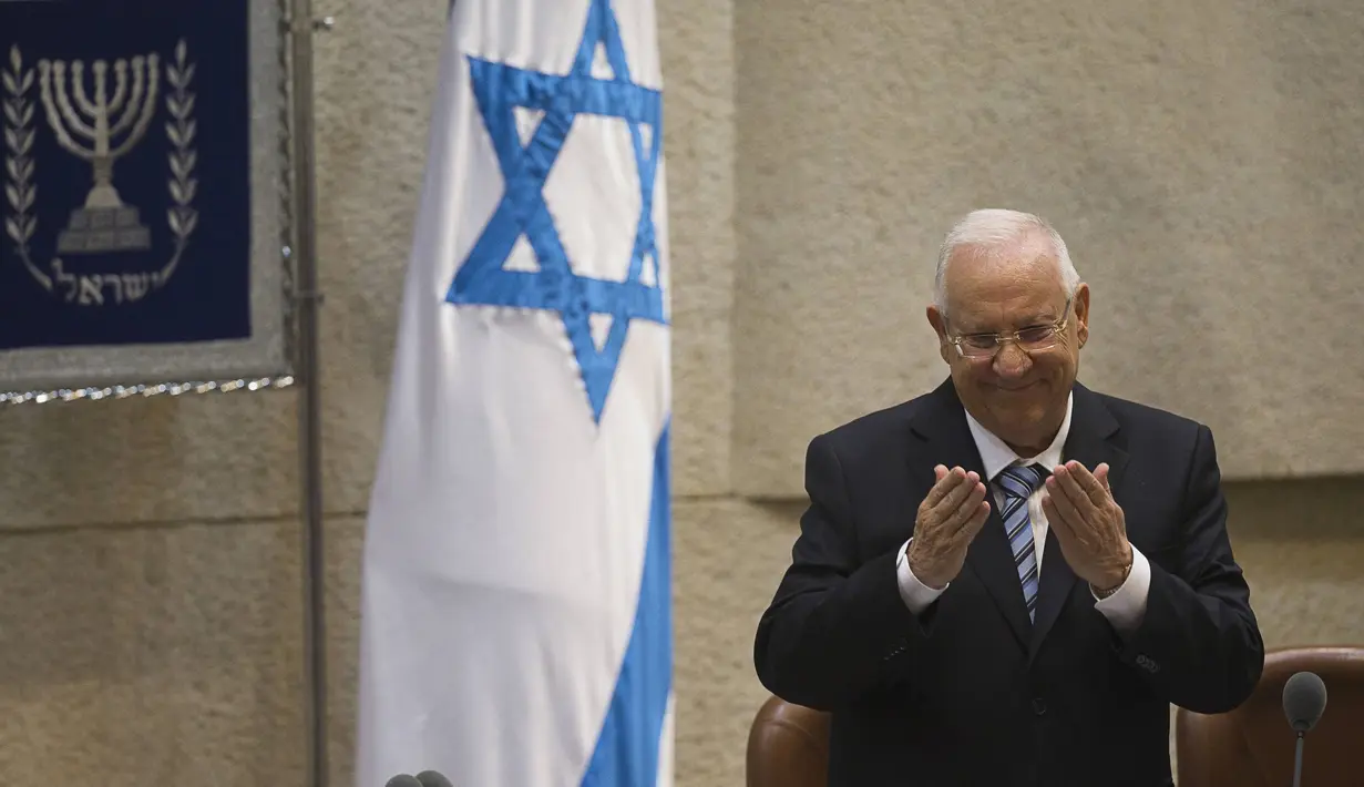 Rivlin yang menjadi Presiden Ke-10 Israel merupakan anggota legislatif dari partai beraliran konservatif, Likud. (REUTERS/Ronen Zvulun)