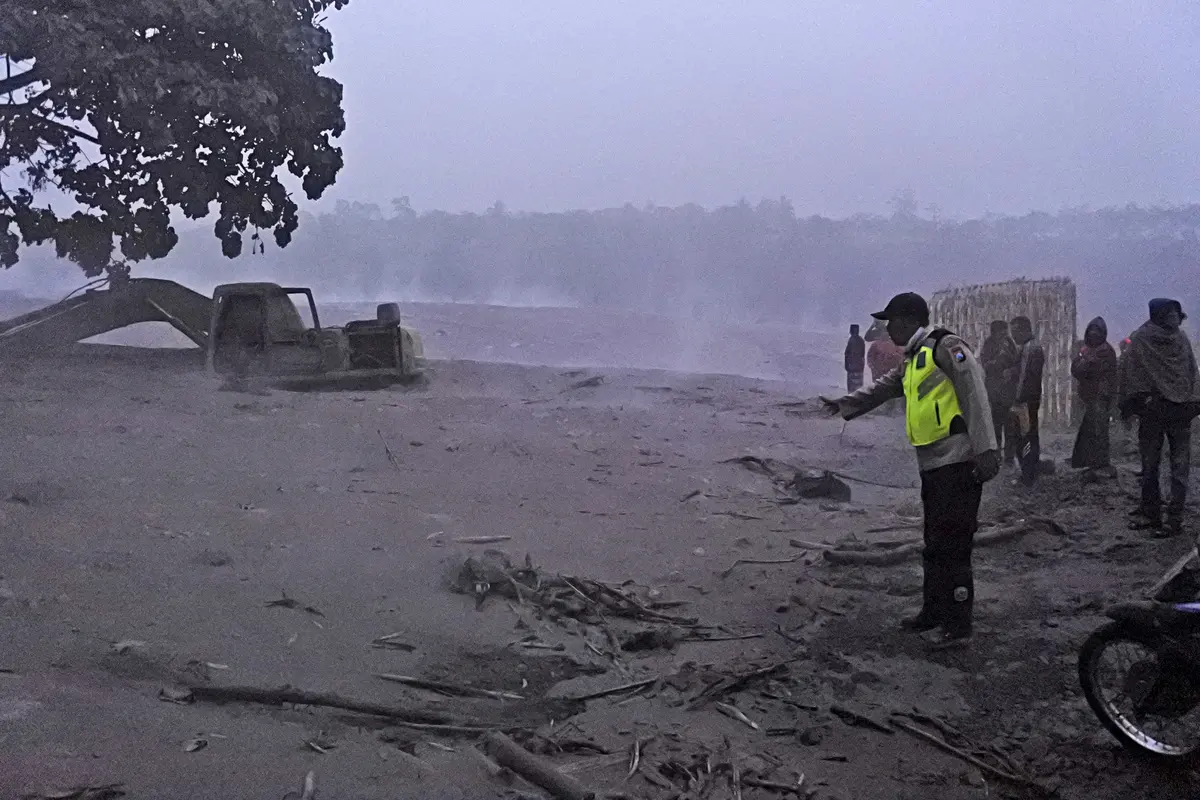 Penampakan Erupsi Gunung Semeru