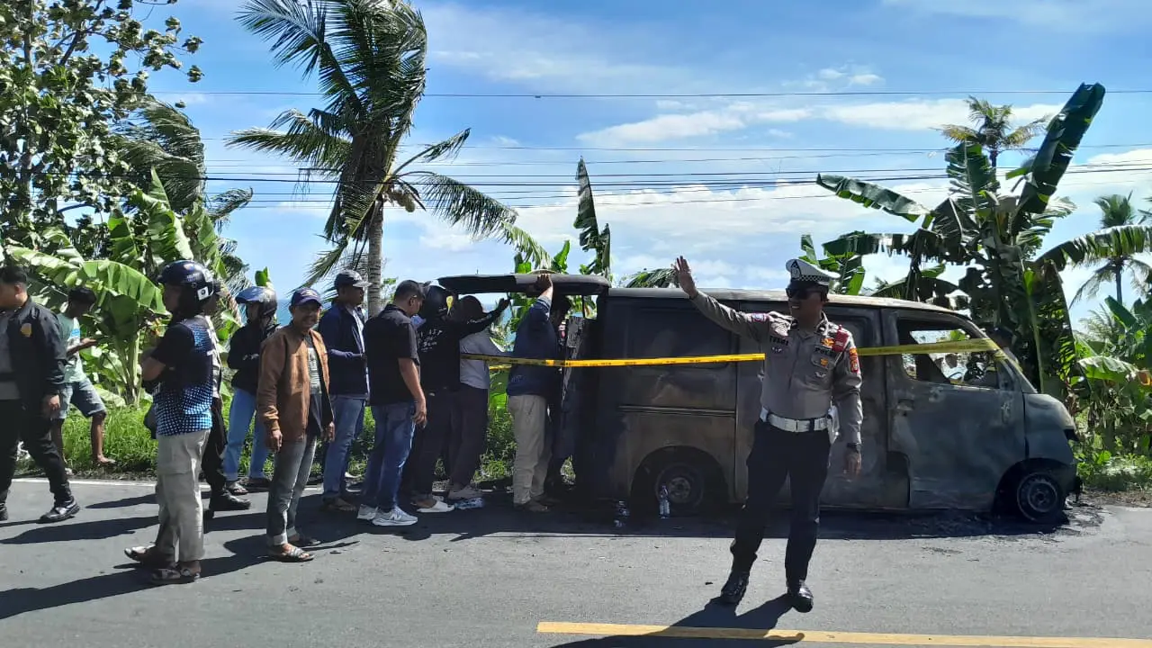 Mobil Isi Ulang ATM Terbakar