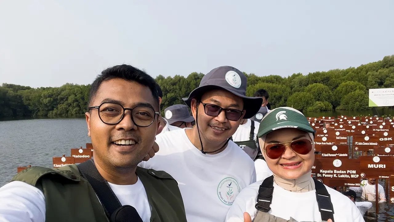 BPOM Tanam Mangrove