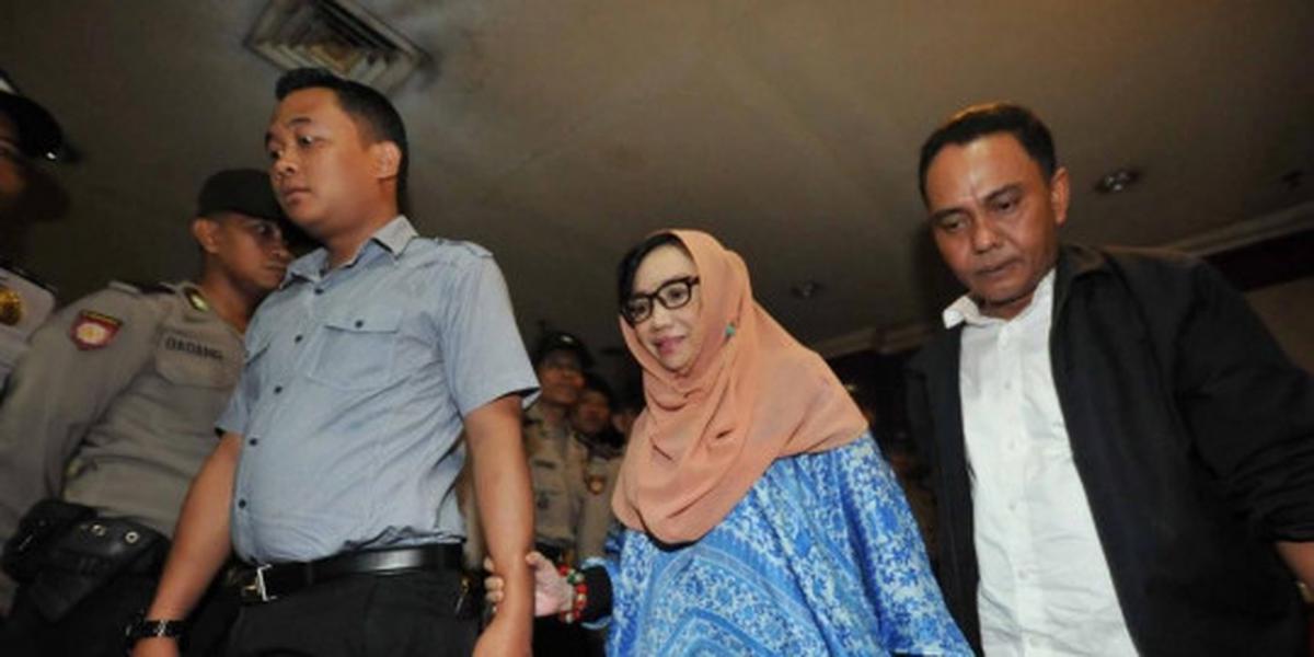 Nunun Nurbaetie-Adang Daradjatun