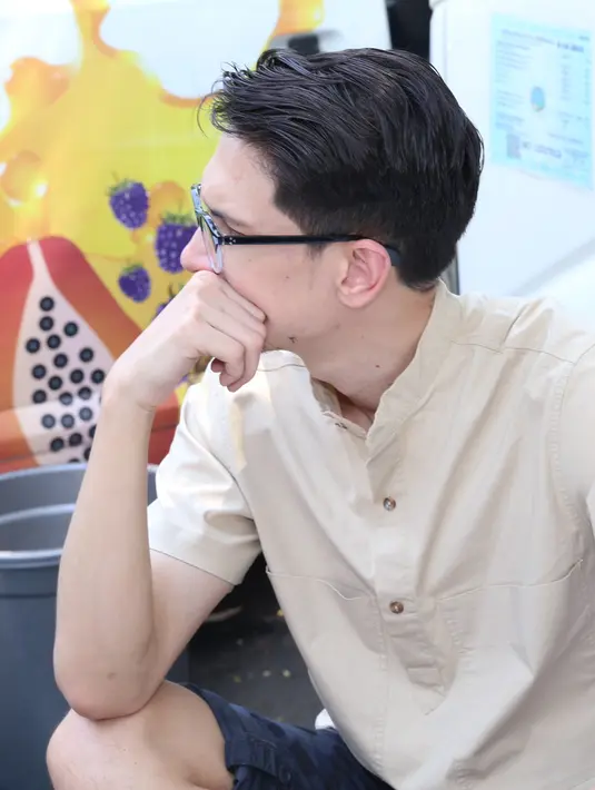 Dimas Beck mengaku dirinya sama seperti rekan artis yang lain, yaitu sama-sama melihat peluang bisnis di dunia kuliner. (Galih W. Satria/Bintang.com)