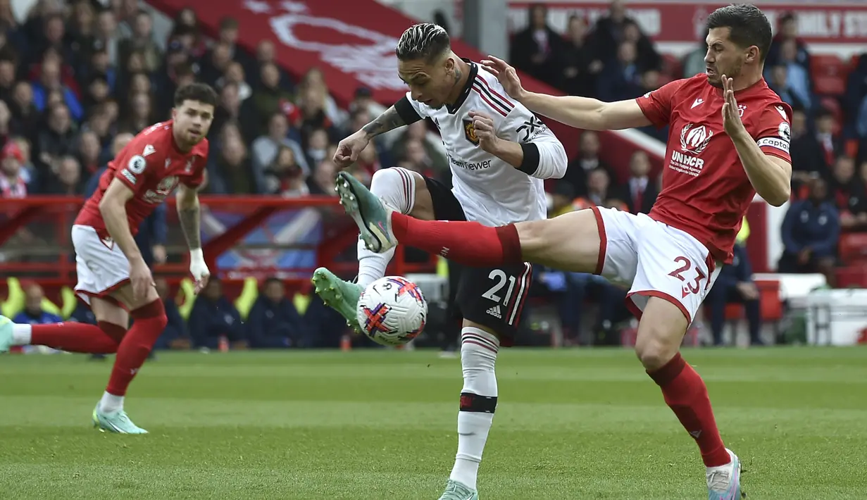 Gol pertama Manchester United dicetak Antony di menit ke-32. Baru di menit ke-76, Diago Dalot mencetak gol kedua. (AP Photo/ Rui Vieira)