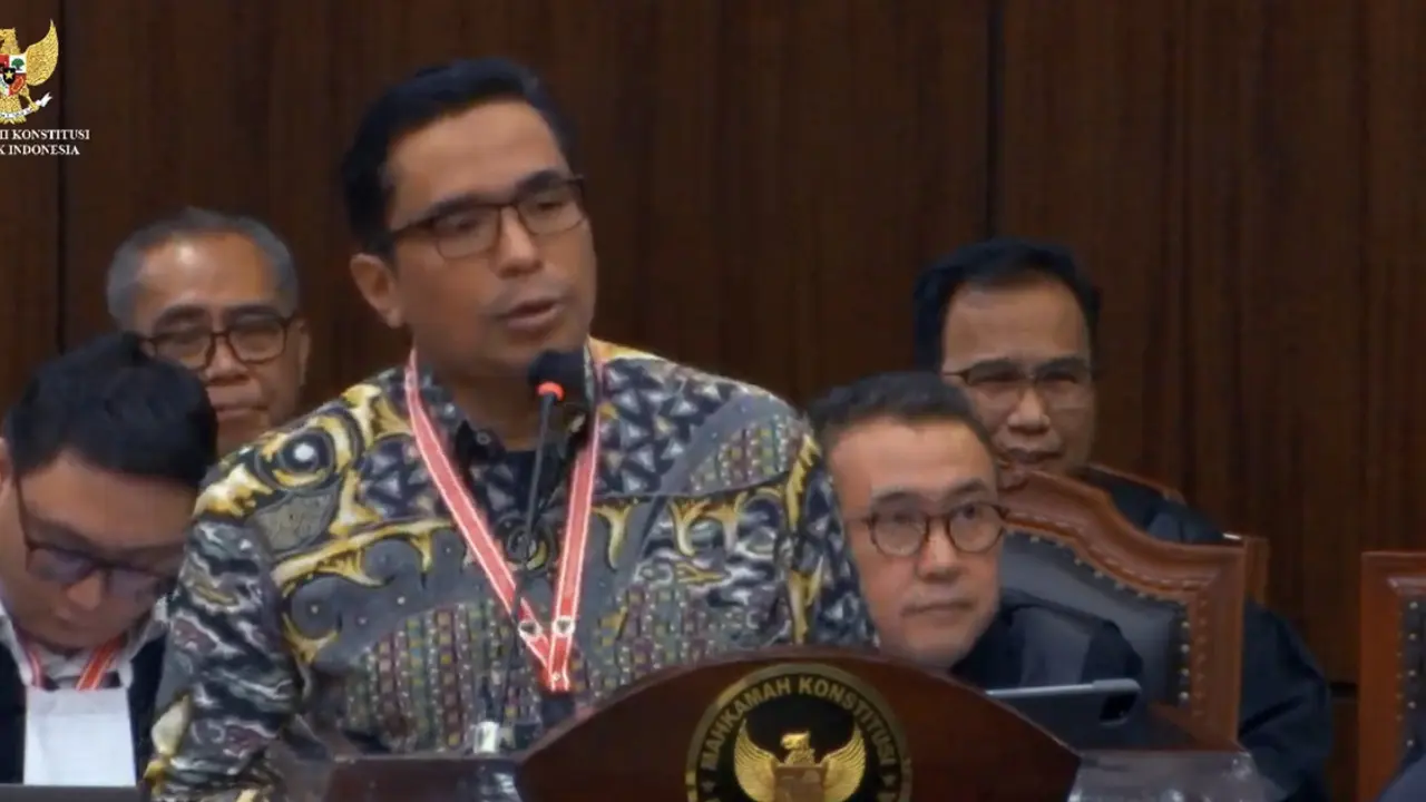 Mahkamah Konstitusi (MK) menggali keterangan saksi dan ahli dari pemohon 2 yaitu Tim Hukum Ganjar-Mahfud, Selasa (2/4/2024)