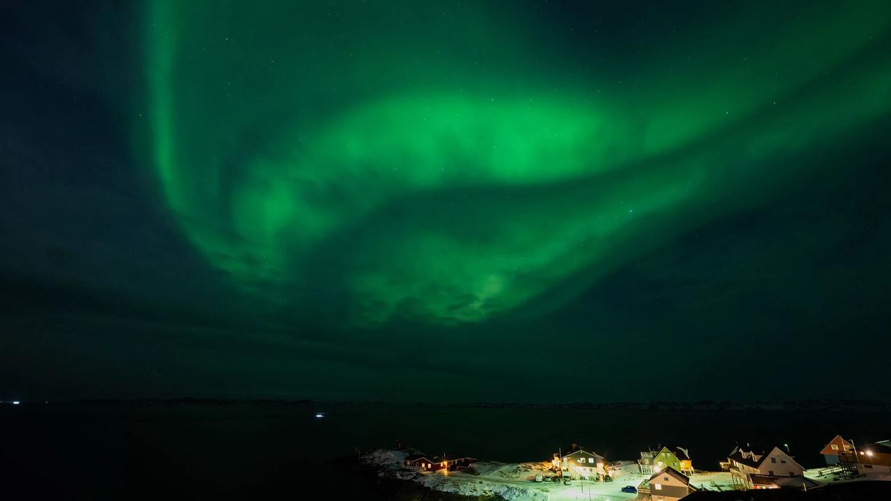 FOTO: Keindahan Menakjubkan Aurora Borealis di Langit Greenland