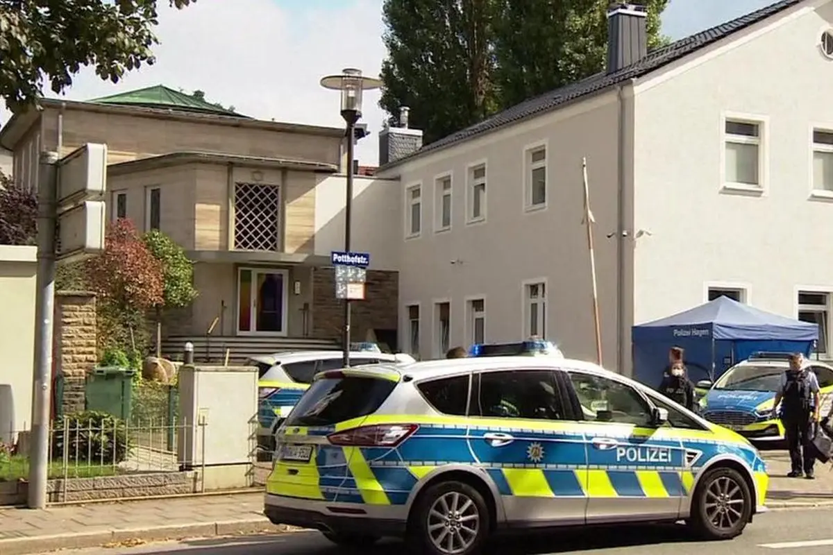 Polisi Jerman mengepung gedung