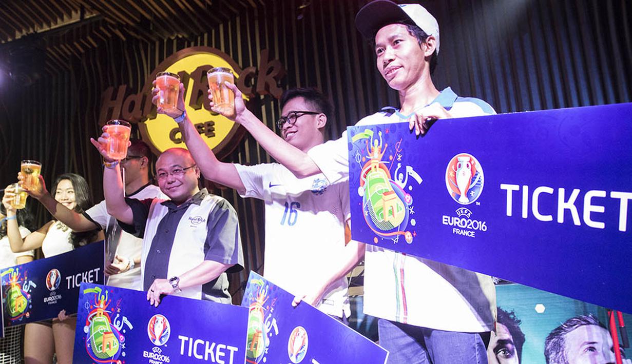 Para pemenang nantinya akan mengikuti perjalanan dua malam tiga hari bersama Carlsberg ke Prancis. (Bola.com/Vitalis Yogi Trisna)