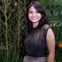 Ia juga sangat bersyukur bisa menetap sementara di London, untuk menjalani syuting meski tidak ada temannya disana. London telah lema menjadi impiannya tinggal. (Adrian Putra/Bintang.com)