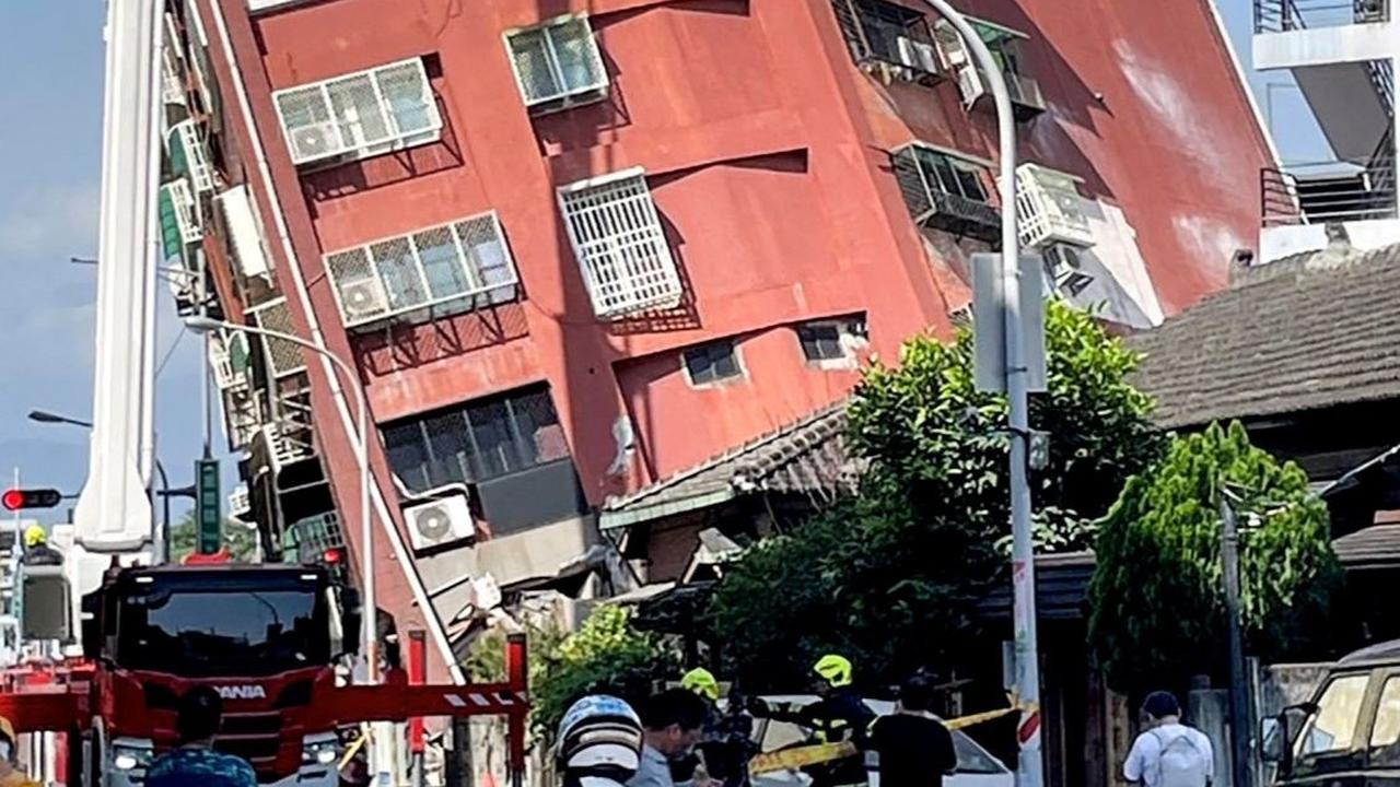 Diketahui guncangan gempa berkuatan 7,2 skala Richter ini merupakan yang terbesar dalam 25 tahun terakhir melanda Taiwan. Foto: AFP