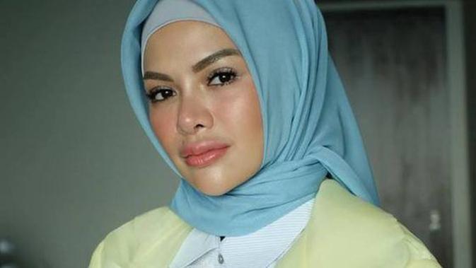  Nikita Mirzani Berhijab  Penampilannya Makin Cantik 