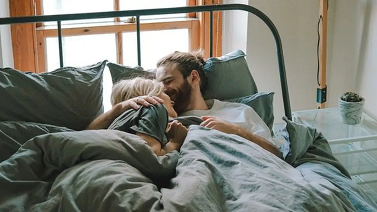 Bercinta kilat/copyright Unsplash.com/Toa Heftiba
