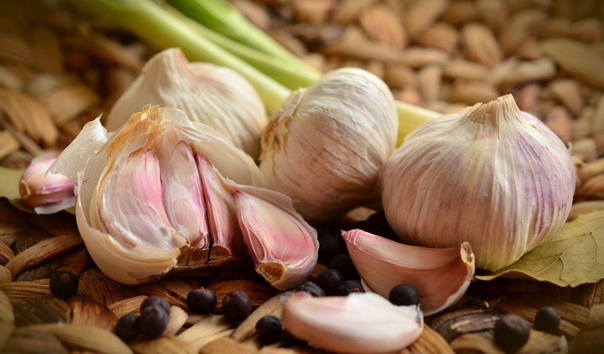 1. Serai dan Bawang Putih <br>