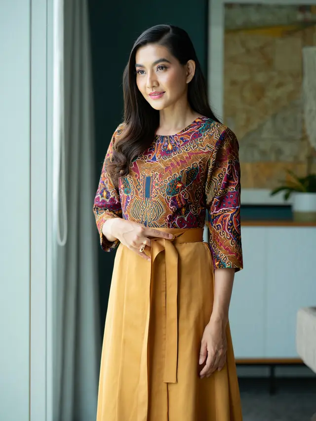 Model Baju Batik Kombinasi Kain Polos untuk Wanita Terbaru 2025