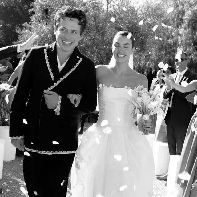 Charlie Puth menikahi kekasihnya, Brooke Sansone usai pacaran selama dua tahun. (Dok: IG @charlieputh https://www.instagram.com/charlieputh/)