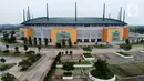 Foto udara suasana depan Stadion Pakansari, Kabupaten Bogor, Jawa Barat, Senin (13/4/2020). Bupati Bogor Ade Yasin menyatakan Pembatasan Sosial Berskala Besar pencegahan penularan virus COVID-19 yang rencananya dimulai Rabu (15/4) akan terfokus di zona merah. (Liputan6.com/Helmi Fithriansyah)
