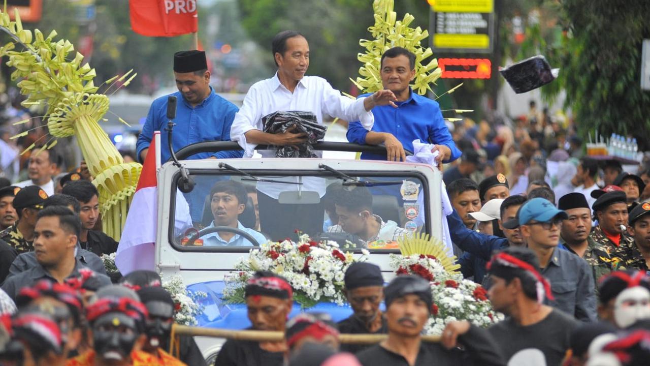 Kemenangan Ahmad Luthfi-Taj Yasin, Diwarnai Isu Bansos Hingga Dukungan Prabowo dan Jokowi