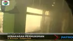 Tiga rumah di Kecamatan Tarogong Kabupaten Garut Jawa Barat ludes terbakar. Petugas sempat kesulitan mengakses lokasi kebakaran.