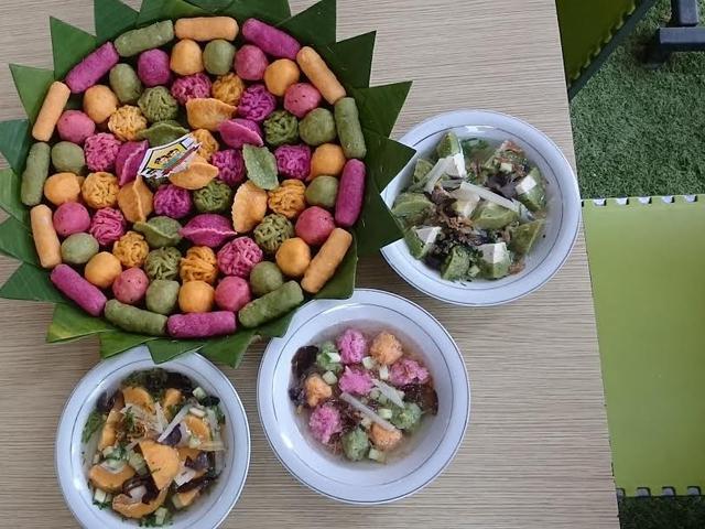 Unik Pempek Pelangi Isi Buah Dan Sayur Regional Liputan6 Com