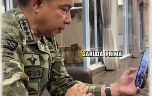 Panglima TNI Jenderal TNI Agus Subiyanto saat menyapa prajurit TNI di Lebanon. (Dok. Instagram @91agussubiyanto)