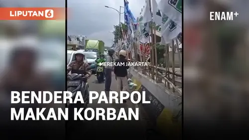VIDEO: Gara-Gara Bendera Parpol di Flyover, Sepasang Lansia Jadi Korban Kecelakaan