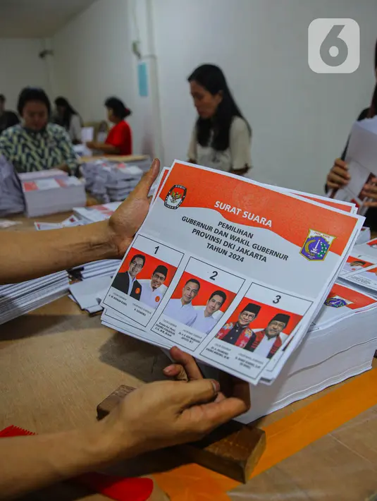 Komisi Pemilihan Umum (KPU) Jakarta Pusat menargetkan 834.814 surat suara akan selesai dilakukan pelipatan selama lima hari. (Liputan6.com/Angga Yuniar)