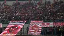 Suporter Madura United, K-conk Mania memadati Stadion Gelora Bangkalan guna mendukung timnya melawan Arema Cronus dalam laga Torabika Soccer Championship 2016, Jumat (6/5/2016). (Bola.com/Fahrizal Arnas)