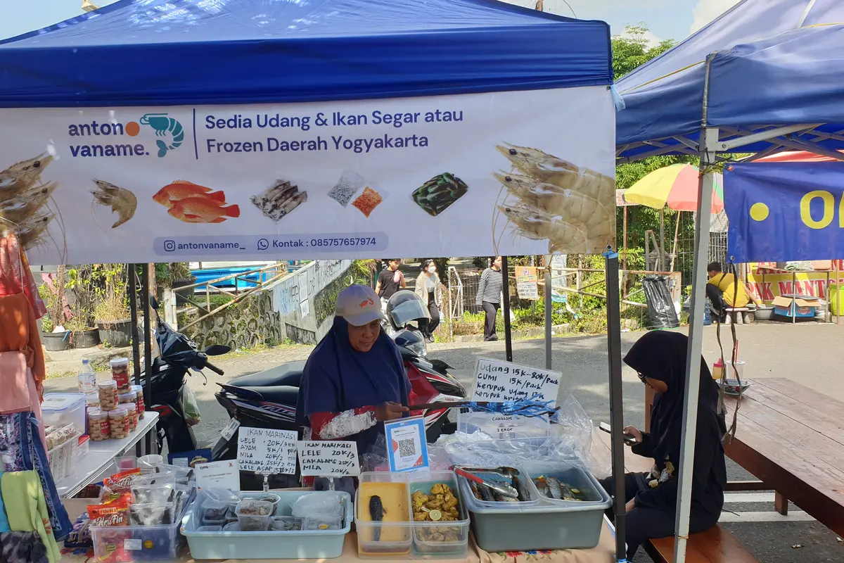 Dari Tambak ke Lapak Sunmor UGM, Anton Vaname Jual Udang Segar Hasil Budidaya Sendiri