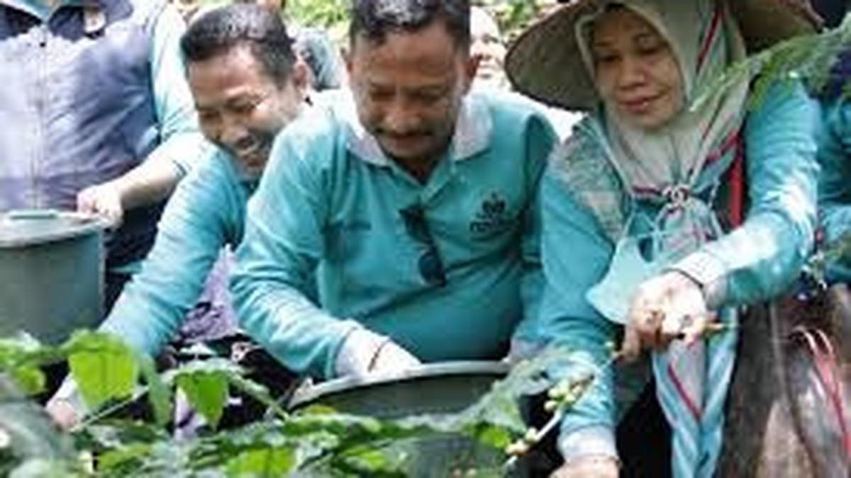 Karna Suswandi Bupati Situbondo Kembali Diperiksa KPK