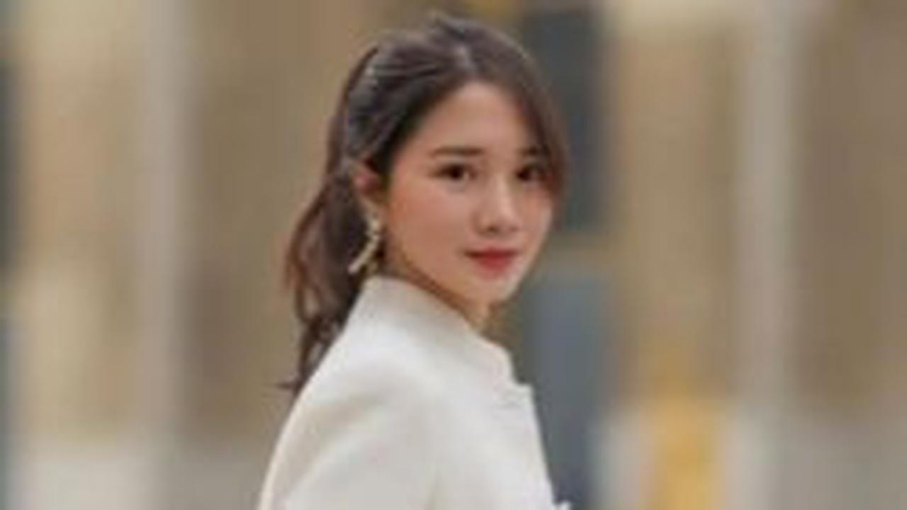 Dokter Cantik Non Muslim ini Gemar Pakai Jilbab, ini Potretnya Bak Wanita Muslimah