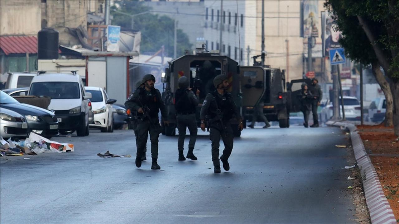 Tentara Israel Tabrak Bus Pengangkut Jemaah Haji Palestina Di Tepi Barat