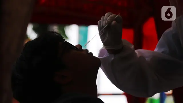 Cegah Covid-19, Penumpang Tiba di Terminal Kalideres Dites Antigen