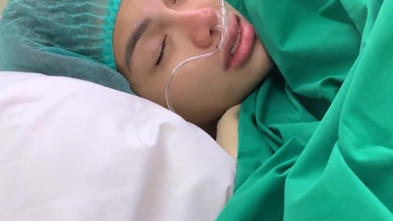 Tak Balas Hujatan, Potret Fitri Salhuteru Unggah Foto Temani Persalinan Nikita Mirzani - Akui Cinta Damai